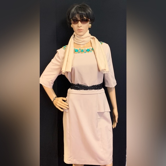 Classy beaded beige {Royal Collection} Eliza J dress - Picture 3 of 16